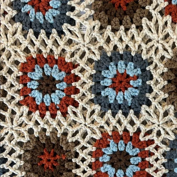 Crochet Granny Square Crop Top - Picture 3 of 8